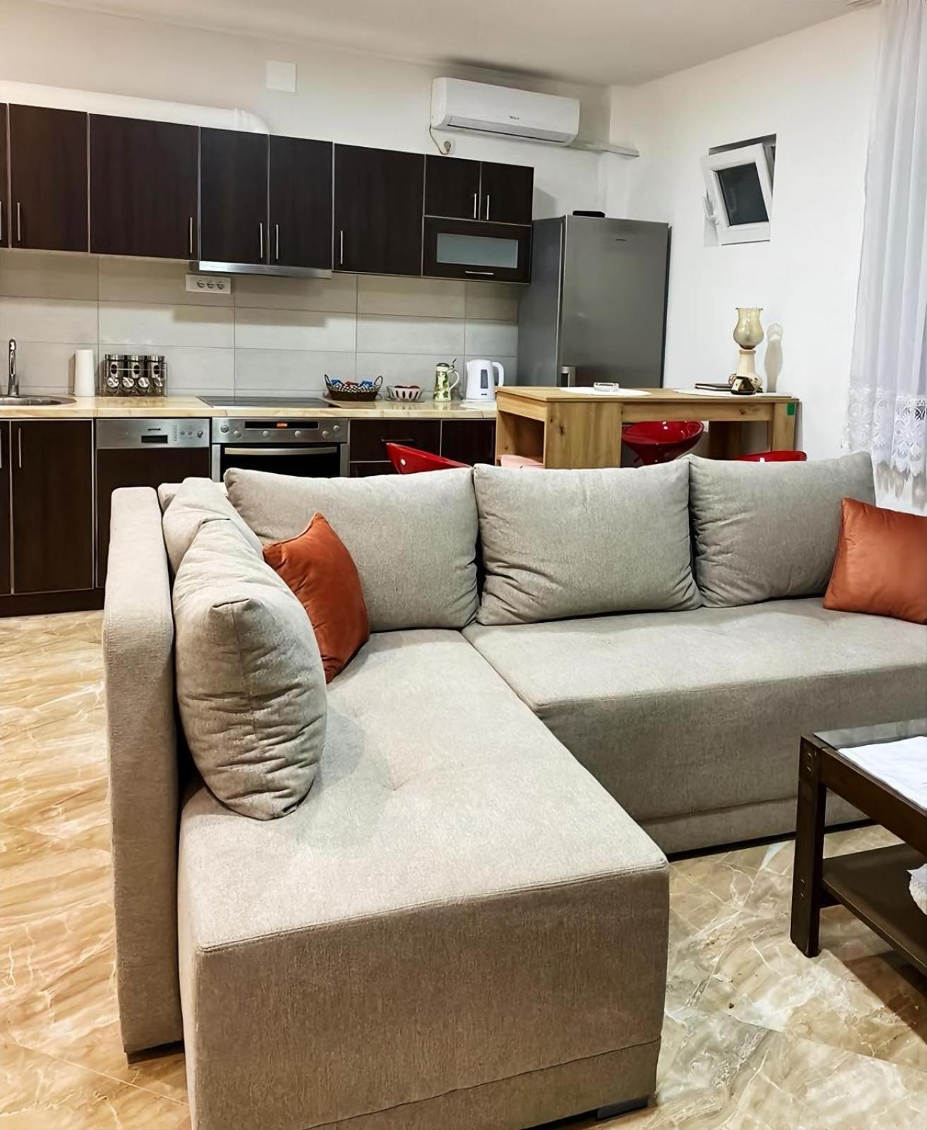 Apartman Nika Pozarevac Bagian luar foto